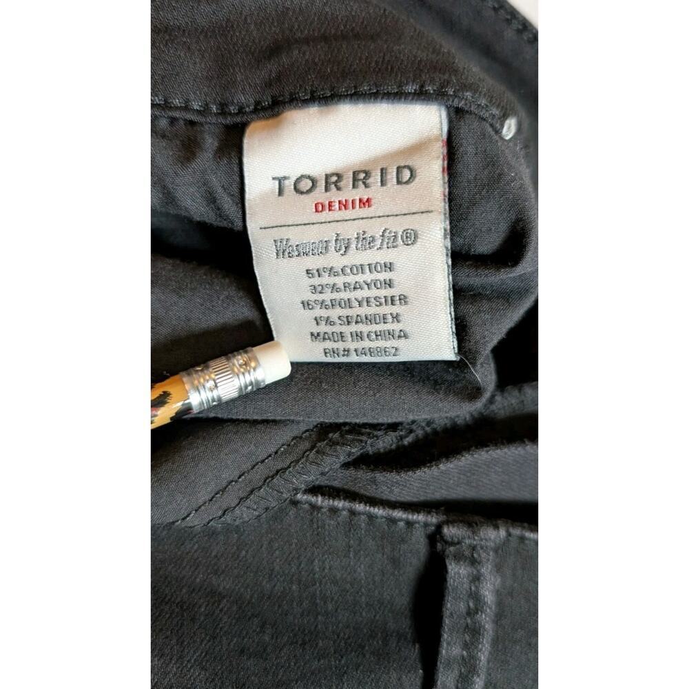 Torrid Black Denim Embroidered Rose Flower Power Stretch Denim Jegging Size 20R - Picture 6 of 10